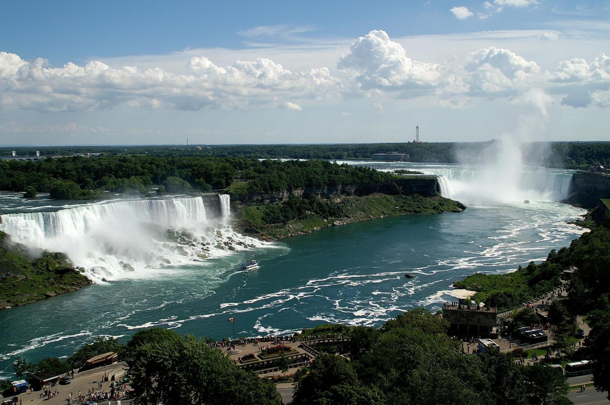 Niagara Getaway Across Fallsview Экстерьер фото